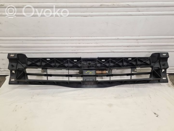 Renault Trafic II (X83) Grille calandre supérieure de pare-chocs avant 620300101R