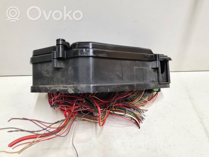 Volkswagen Touareg I Module de fusibles 7L0937615