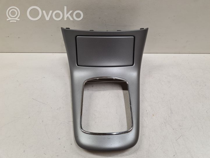 Toyota Avensis T250 Rivestimento in plastica cornice della leva del cambio 8528