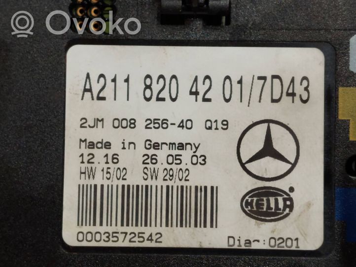 Mercedes-Benz E W211 Światło fotela przedniego A2118204201