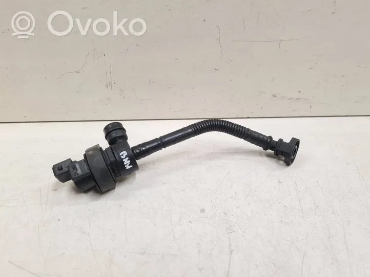 BMW 3 E90 E91 Fuel tank valve 7512581