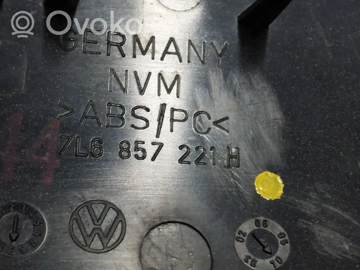 Volkswagen Touareg I Panneau de garniture tableau de bord 7L6857221H