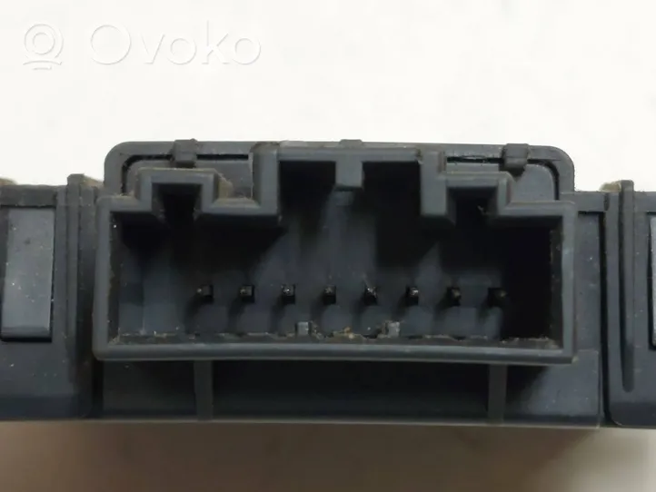 Volkswagen Touareg I Alarm control unit/module 7L0907719