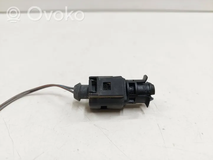 Volkswagen Touareg I Outside/exterior temperature sensor 96985012