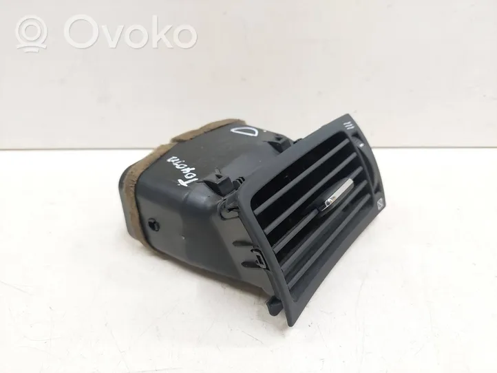 Toyota Avensis T250 Copertura griglia di ventilazione laterale cruscotto TS0P5