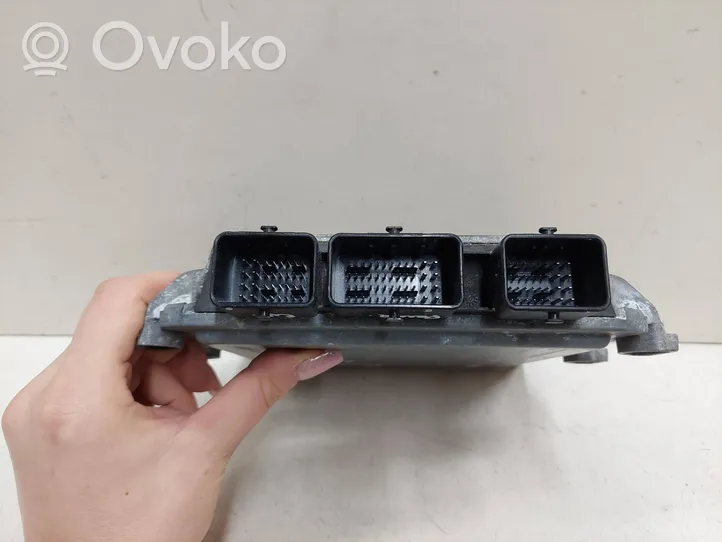 Citroen C3 Dzinēja vadības bloks 9663483180