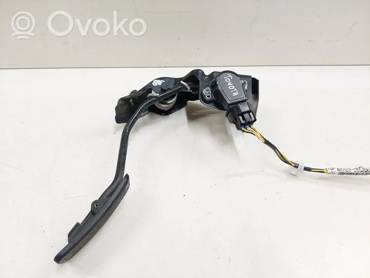 Toyota Avensis T250 Pedal del acelerador 8222305060