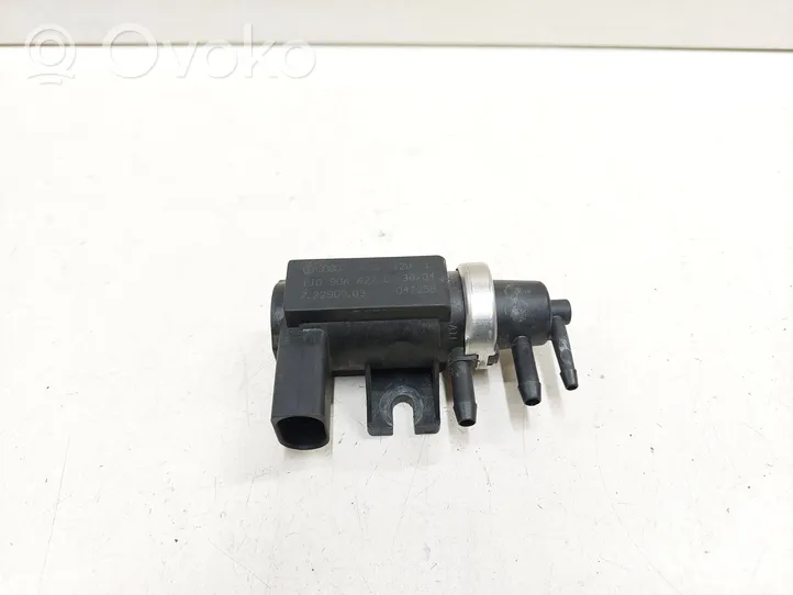 Volkswagen Touareg I Turbo solenoid valve 1J0906627C