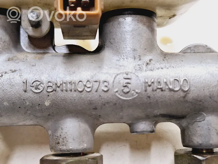 SsangYong Rexton Maître-cylindre de frein BM110973