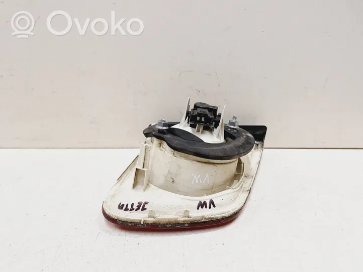 Volkswagen Jetta V Lampy tylnej klapy bagażnika 1K5945094