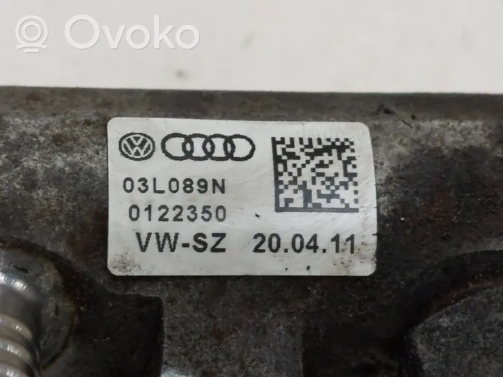 Volkswagen PASSAT B7 Listwa wtryskowa 03L089N