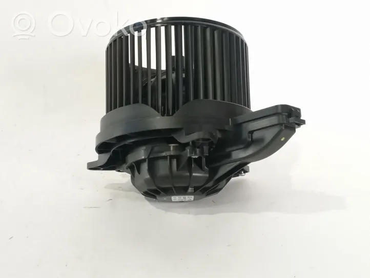 Renault Latitude (L70) Ventola riscaldamento/ventilatore abitacolo U2358008