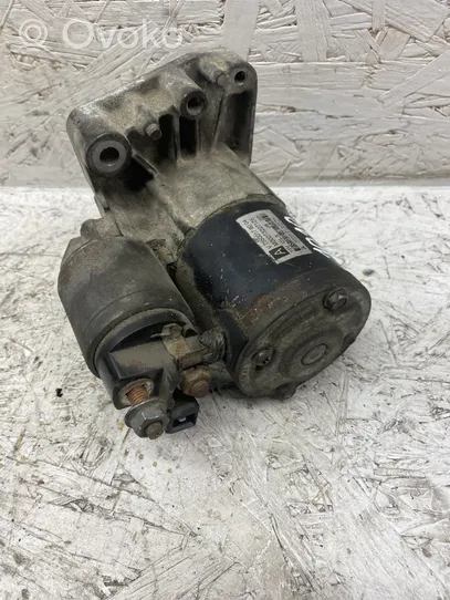 Citroen C4 Grand Picasso Starter motor M000T32271