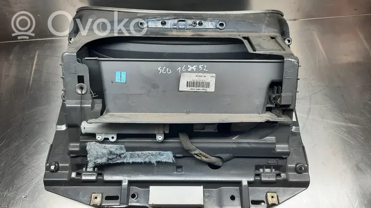 Volvo S60 Glove box 