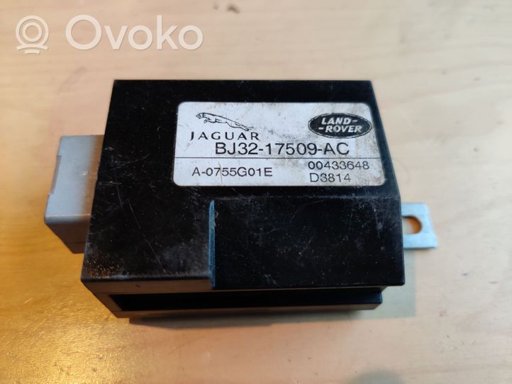 Land Rover Evoque I Window wiper relay BJ3217509AC