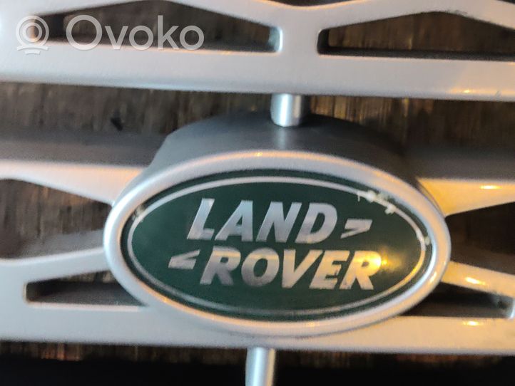 Land Rover Discovery 4 - LR4 Etupuskurin ylempi jäähdytinsäleikkö AH228138BW