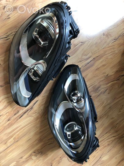 Porsche Cayenne (92A) Lot de 2 lampes frontales / phare 7P5941751F