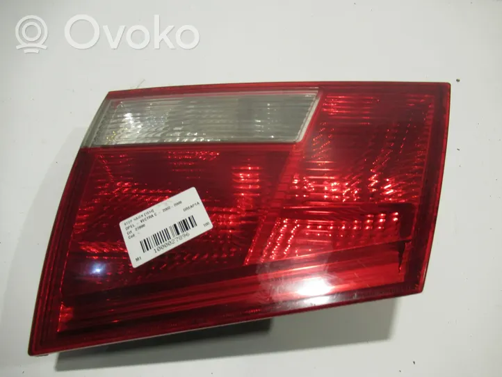 Opel Vectra C Lampy tylnej klapy bagażnika 24469464