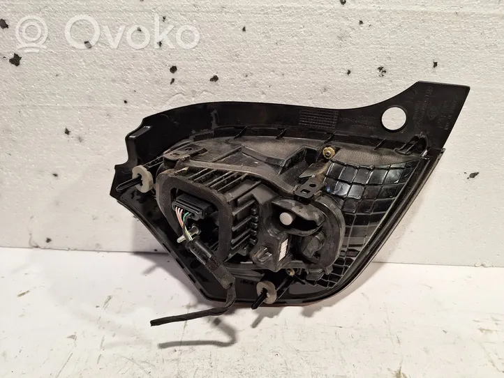 Renault Twingo III Lampa tylna 265501361R