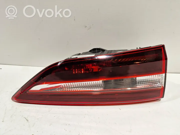 Opel Grandland X Luci posteriori del portellone del bagagliaio YP00016480