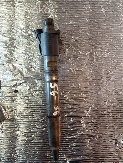 Volvo V70 Injecteur de carburant 31303238