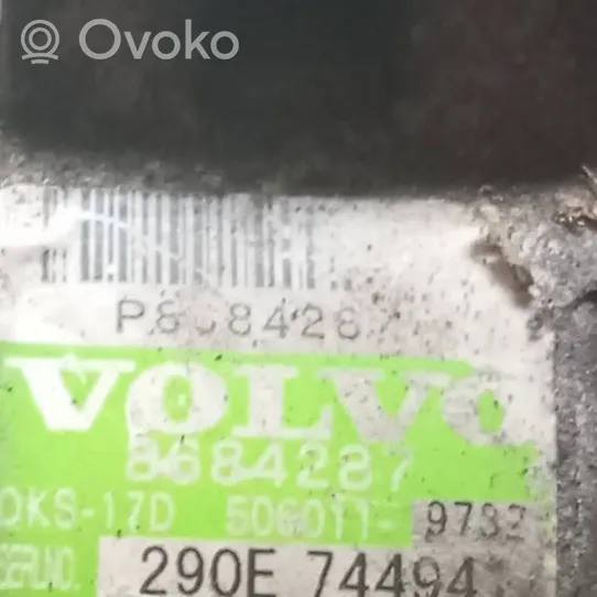 Volvo V70 Compressore aria condizionata (A/C) (pompa) 8684287