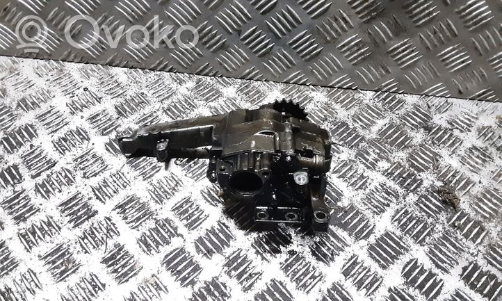 Mercedes-Benz CLS C219 Oil pump 6421810801