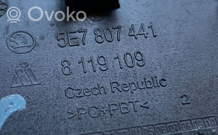 Skoda Octavia Mk4 Zaślepka haka holowniczego zderzaka tylnego 5E7807441
