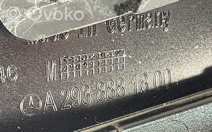 Mercedes-Benz EQC Etupuskurin ylempi jäähdytinsäleikkö A2938881800