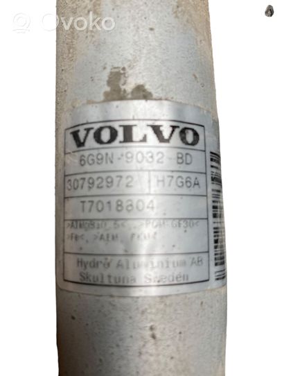 Volvo V70 Tubo e bocchettone per riempimento serbatoio del carburante 6G9N9032BD