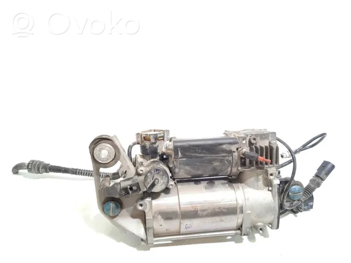 Audi Q7 4L Compresseur / pompe à suspension pneumatique 4L0698007A