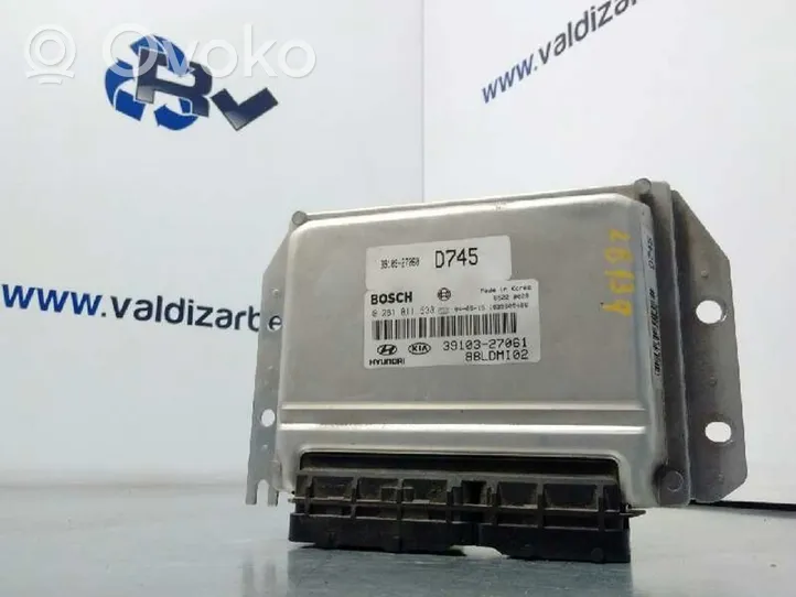 KIA Cerato Calculateur moteur ECU 3910327061