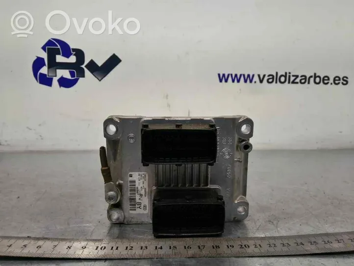 Opel Corsa C Sterownik / Moduł ECU 09115111