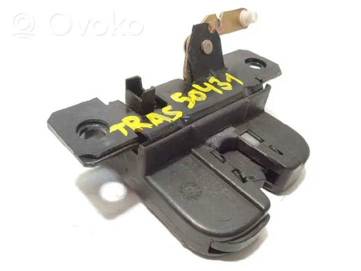 Volkswagen Touareg I Tailgate lock latch 7L6827505