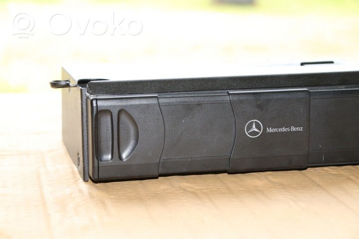 Mercedes-Benz CLK A209 C209 CD/DVD-vaihdin A2038209089