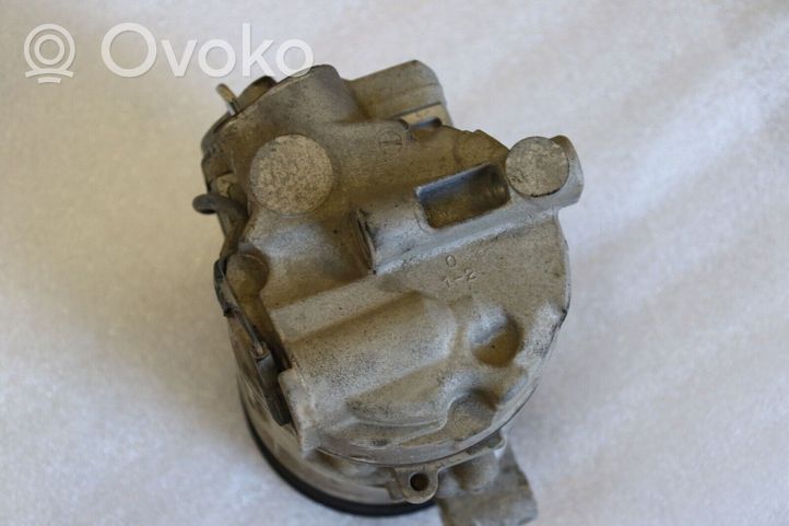 Mercedes-Benz SLK R171 Ilmastointilaitteen kompressorin pumppu (A/C) 0012300711