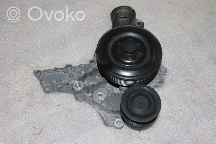 Mercedes-Benz SLK R171 Pompe de circulation d'eau a2722010601