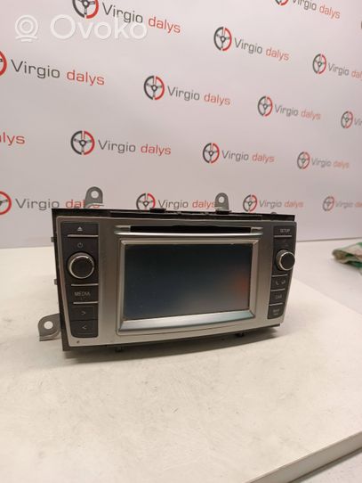 Toyota Avensis T270 Unité principale radio / CD / DVD / GPS 10R038056