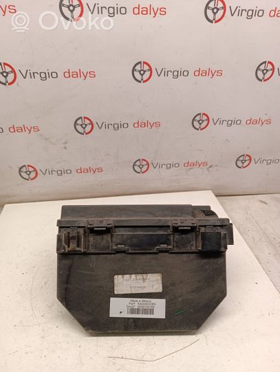 Chrysler Voyager Juego de caja de fusibles R62333001