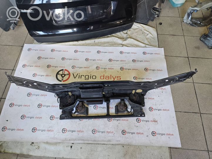 Volvo XC70 Staffa del pannello di supporto del radiatore parte superiore 