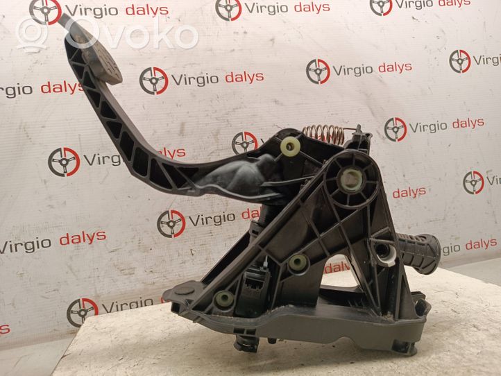 Volkswagen Tiguan Clutch pedal 5Q1721059