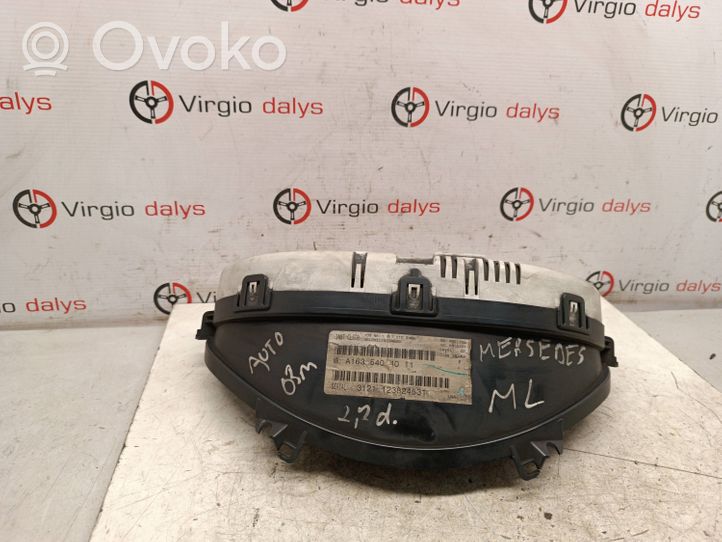 Mercedes-Benz ML W163 Tachimetro (quadro strumenti) A1635404011