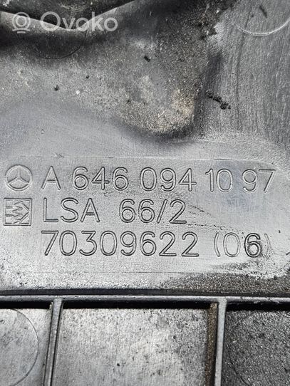 Mercedes-Benz E W211 Część rury dolotu powietrza A6460941097