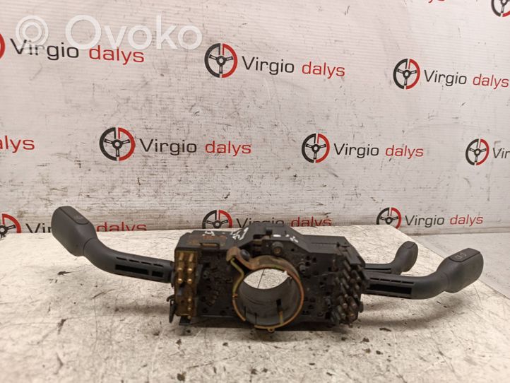 Audi A4 S4 B5 8D Leva/interruttore dell’indicatore di direzione e tergicristallo 4D0953513A