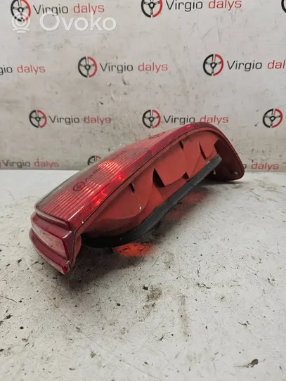 Toyota Avensis T220 Lampa tylna 2327