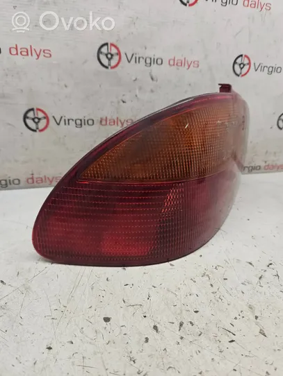 Toyota Avensis T220 Lampa tylna 