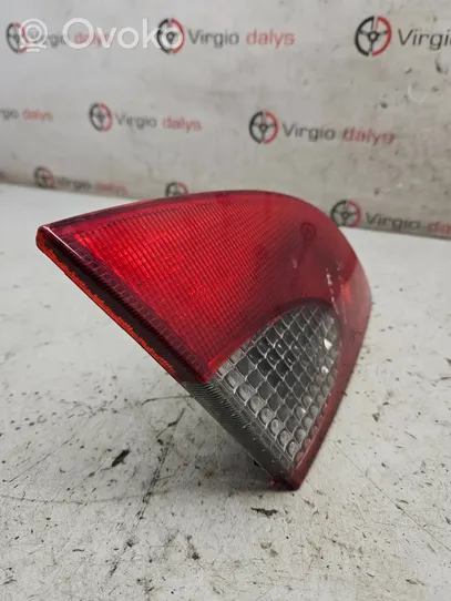 Toyota Avensis T220 Tailgate rear/tail lights 233001