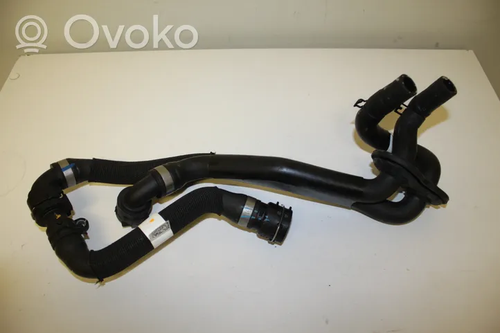 Audi A6 S6 C8 4K Tubo flessibile del liquido di raffreddamento del motore 4K0121089F