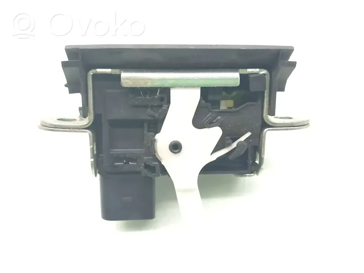 Seat Altea Takaluukun lukon salvan moottori 5P8827505B