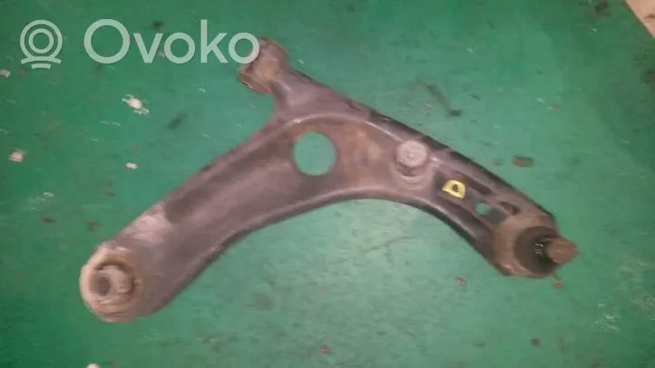 Toyota Aygo AB10 Triangle bras de suspension inférieur avant 